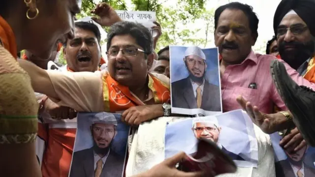 ২০১৬ সালে জাকির নায়েকের বিরুদ্ধে ভারতের বিভিন্ন স্থানে বিক্ষোভ হয়েছিল