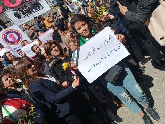 شابات سوريات