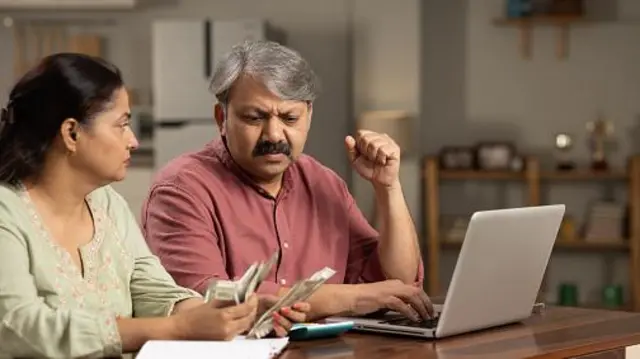 पति की संपत्ति में गृहणी पत्नी को बराबर का हक़