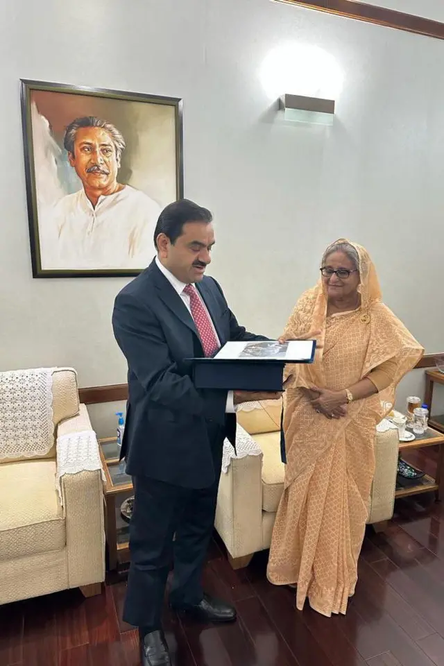 Karen Makdugal erotikasi