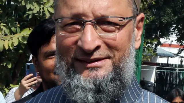 யோகி ஆதித்யநாத் 