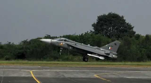 తేజస్ , దుబయ్