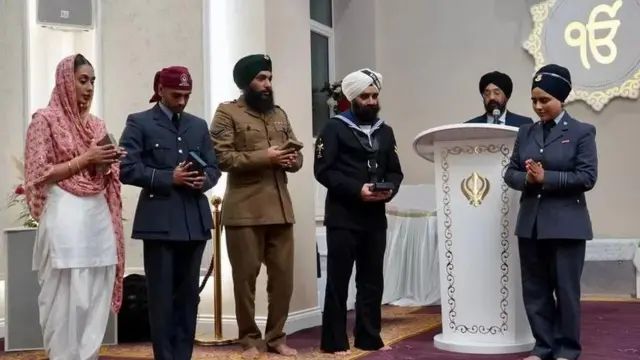 ਬਰਤਾਨਵੀ ਫੌਜੀਆਂ ਨੂ੍ੰ ਮਿਲੇ ਗੁਟਕੇ