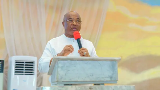 Gọvanọ Hope Uzodinma na-achị Imo Steeti