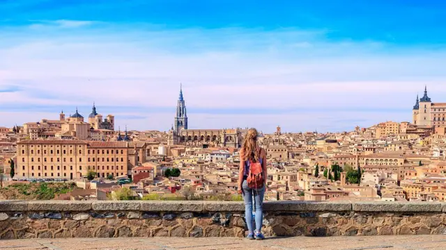 गर्दीच्या लोकप्रिय ठिकाणांऐवजी पर्यटक, शांत, कमी लोक येत असलेल्या ठिकाणांना पसंती देत आहेत