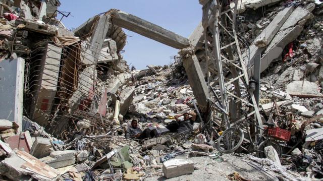 أحياء كاملة دمرتها الغارات الإسرائيلية في غزة 