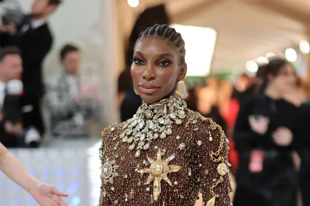 İngiliz oyuncu ve yazar Michaela Coel 