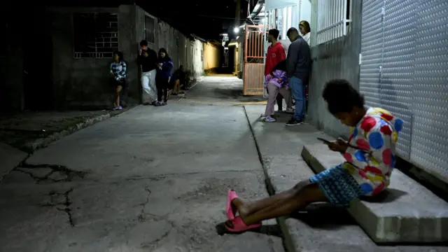 Люди на улицах Каракаса