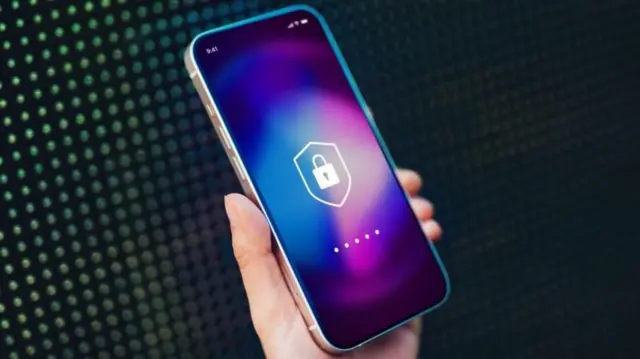 செயலியில் வழங்கப்படும் தனிப்பட்ட தகவல்கள், சட்ட அமலாக்க அமைப்புகள் சட்டப்படி கேட்டால் மட்டுமே மூன்றாம் தரப்புக்கு பகிரப்படும் என்று அரசாங்கம் கூறுகிறது.