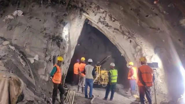 सिलक्यारा सुरंग