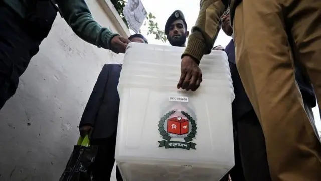আগামী ১২ই ফেব্রুয়ারি বাংলাদেশের ত্রয়োদশ জাতীয় সংসদ নির্বাচন হওয়ার কথা রয়েছে
