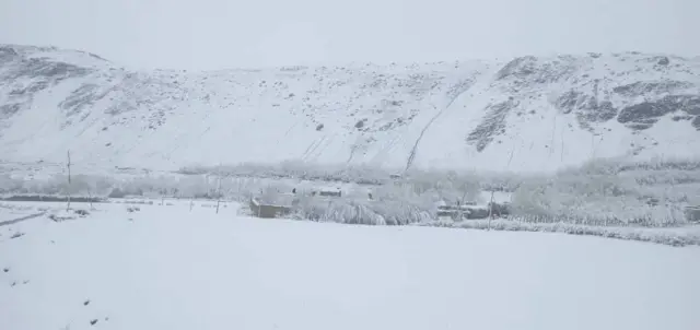 بدخشان کې واوره