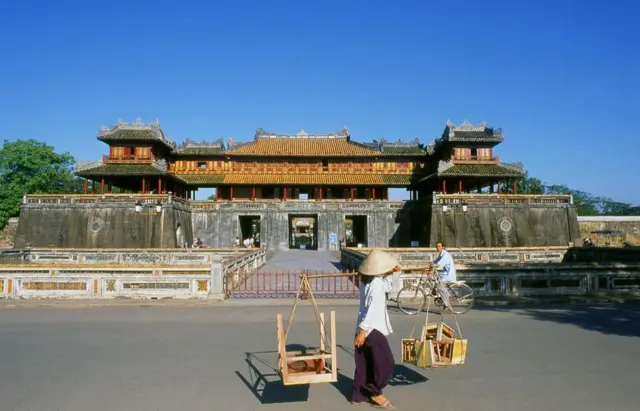 Đã có những trận đòn thù máu chảy đầu rơi khi triều Tây Sơn lên ngôi và sau đó là Nguyễn Ánh kết liễu triều đại Tây Sơn