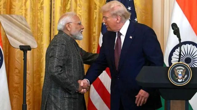 प्रधानमंत्री नरेंद्र मोदी के साथ राष्ट्रपति डोनाल्ड ट्रंप