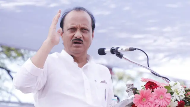 अजित पवार 