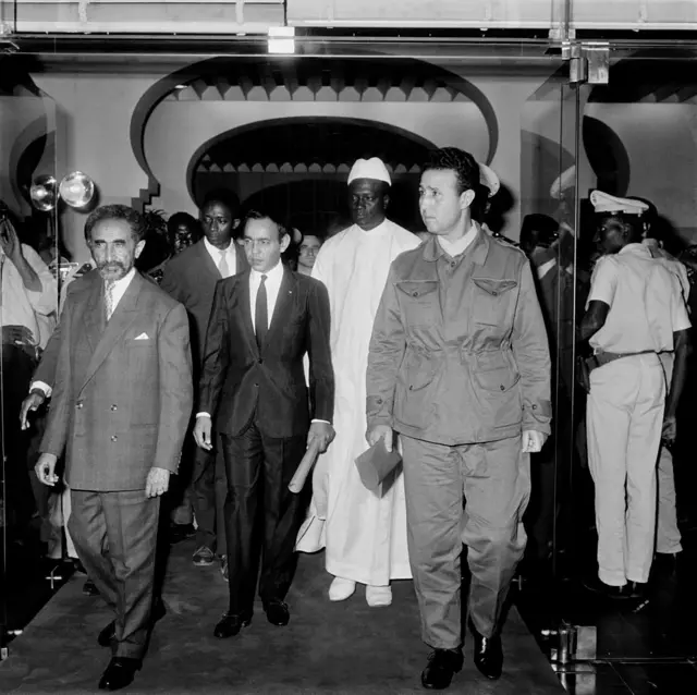 قصة حرب الرمال بين المغرب والجزائر