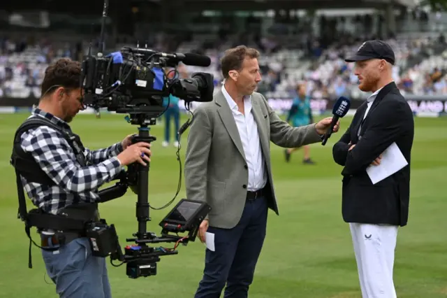 ਕਮੈਂਟਰੀ