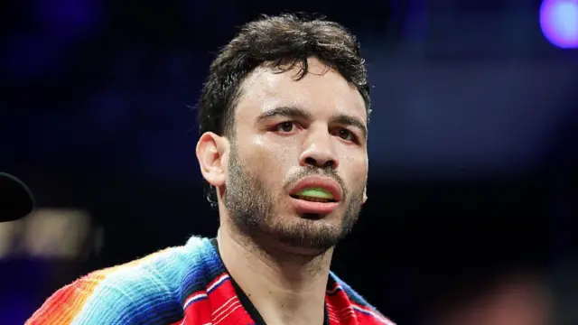 Detienen en EE.UU. al boxeador mexicano Julio César Chávez Jr., al que acusan de tener presuntos vínculos con el Cartel de Sinaloa y estancia ilegal en el país - BBC News Mundo
