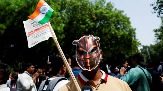 दिल्ली में अभिजीत दीपके के समर्थन में युवाओं की भीड़ जुटी है