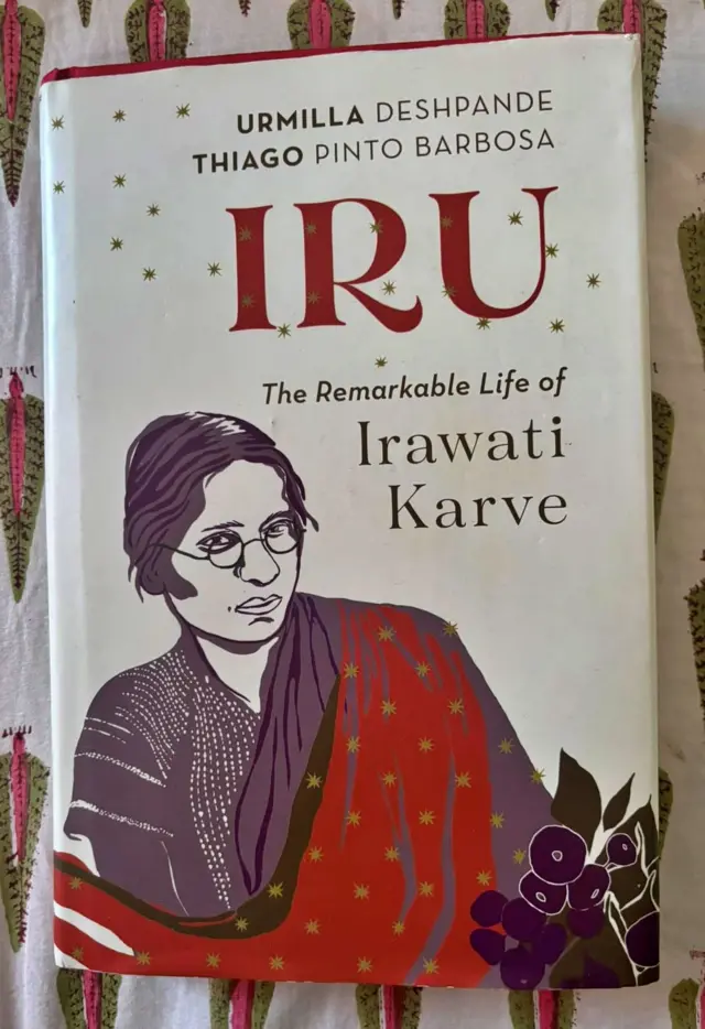 इरू : द रिमार्केबल लाईफ ऑफ इरावती कर्वे या पुस्तकाचे मुखपृष्ठ
