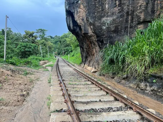 බලන දුම්රිය ස්ථානය ආසන්නයේ දුම්රිය මාර්ගය සකස්කර ඇති අයුරු