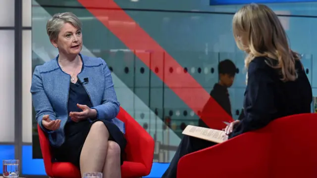 ایووت کوپر، وزیر کشور بریتانیا در مصاحبه با بی‌بی‌سی