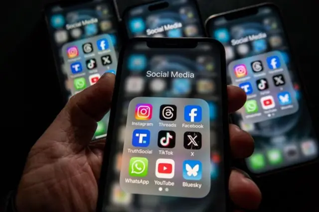 सामाजिक