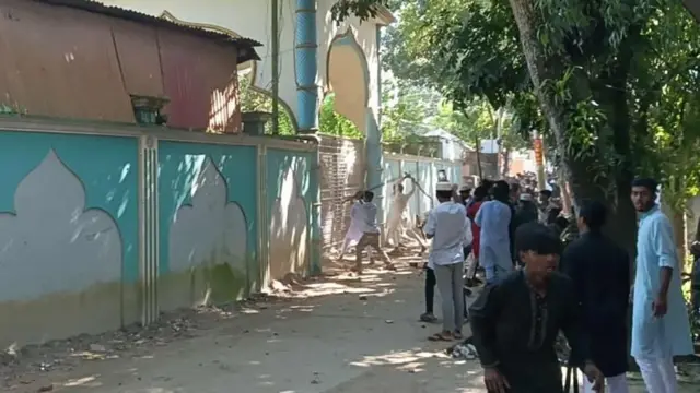 গত পাঁচই সেপ্টেম্বর রাজবাড়ীর গোয়ালন্দে মাজারে হামলার ছবি
