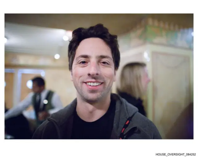 En una de las imágenes aparece el cofundador de Google, Sergey Brin.