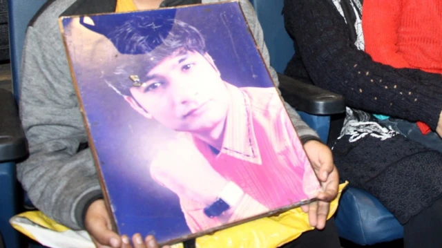 રાજકોટ પોલીસના લોકદરબારમાં ઉપસ્થિત રહેલાં કાજલબહેન વૈઠાનું કહેવું છે તેમના પતિએ વ્યાજખોરીના ચક્કરમાં આત્મહત્યા કરી હતી