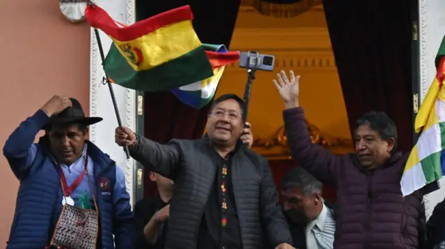 El presidente de Bolivia en el balcón del palacio presidencial de La Paz