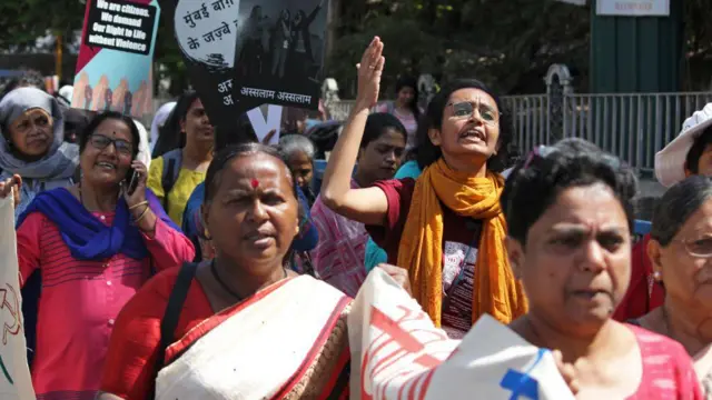 महिला अधिकारों को लेकर प्रदर्शन