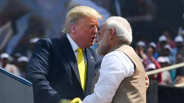 डोनाल्ड ट्रंप के साथ प्रधानमंत्री नरेंद्र मोदी 