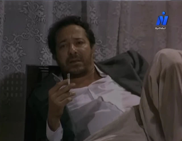 الفنان صلاح السعدني في دور "حمدي" في مسرحية "الدخان"