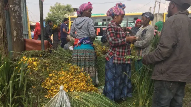 Sirboota Ayyaana Masqalaa sirbaman: Hiyyaasee, Ishobbookoo, eemmolee ...
