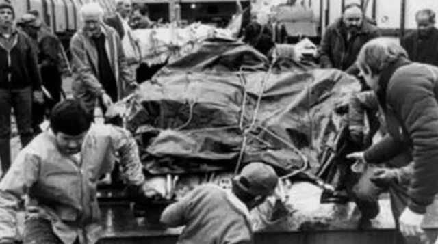 ਨਰਿਤਾ ਹਵਾਈ ਅੱਡੇ ਦੇ ਬਾਹਰ ਧਮਾਕੇ ਤੋਂ ਬਾਅਦ ਦਾ ਮੰਜ਼ਰ