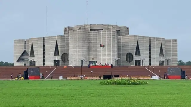 বাংলাদেশের জাতীয় সংসদ ভবন