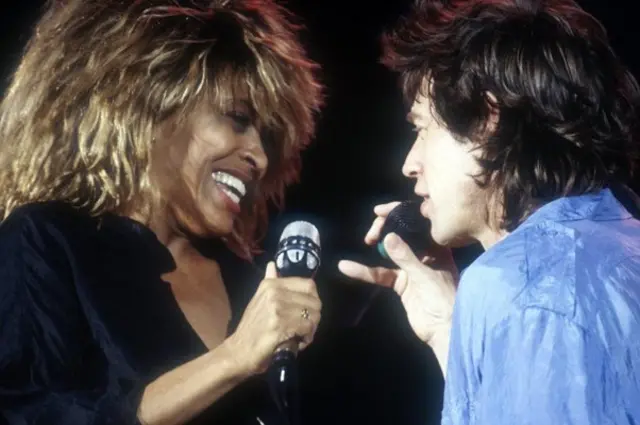 Tina Turner akiwa na rafiki yake, Mick Jagger