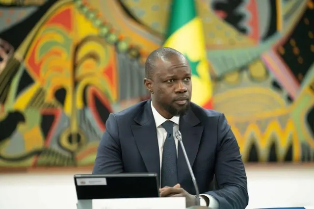 Ousmane Sonko à la table du conseil des ministres (Avril 2024)