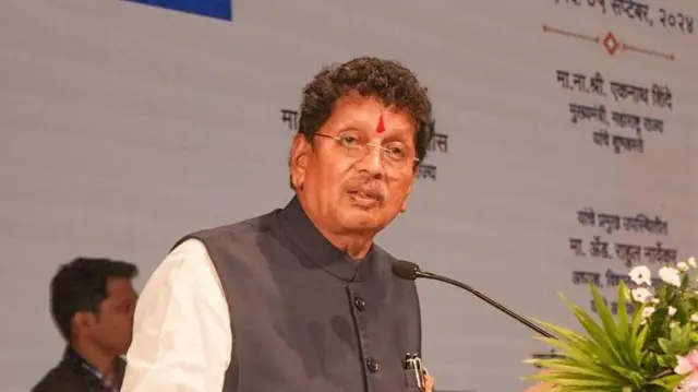 शालेय शिक्षण मंत्री दीपक केसरकर