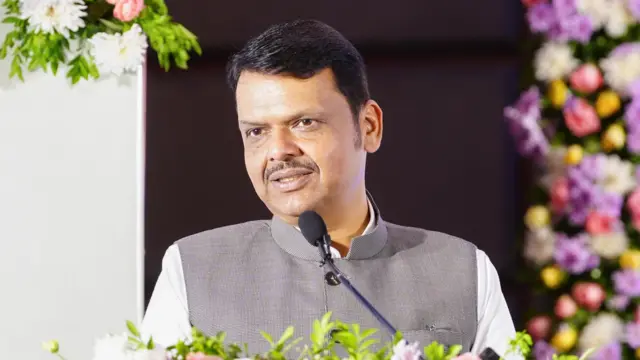 धर्म विचारून दोन सुरक्षा रक्षकांवर चाकू हल्ल्याचं प्रकरण नेमकं काय? 