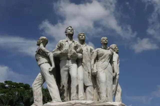 ঢাকা বিশ্ববিদ্যালয়ের রাজু ভাস্কর্য