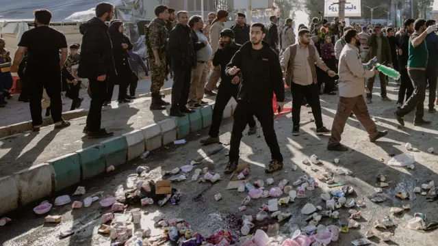 غذاهای به زمین ریخته