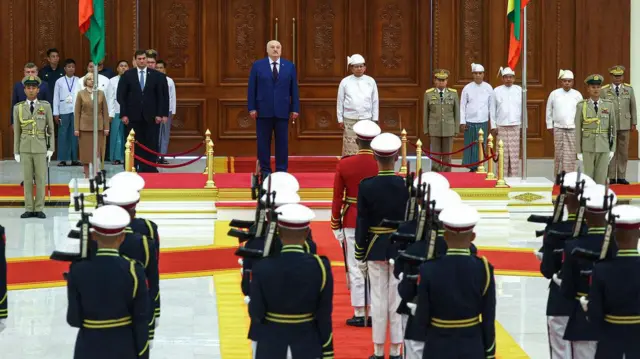 ဘယ်လာရုစ်သမ္မတရဲ့ ရှားရှားပါးပါးနေပြည်တော်ခရီး