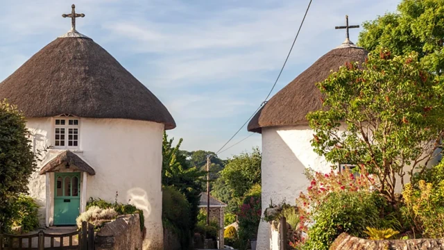 Котеджі з круглими стінами