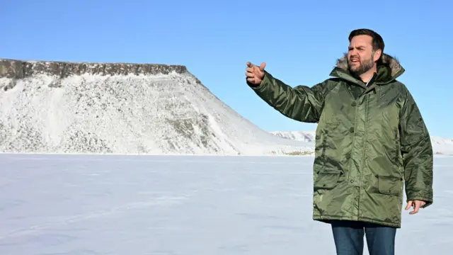 Ông Vance đã đến thăm căn cứ không gian Pituffik của Mỹ ở Greenland vào tháng 3/2025.