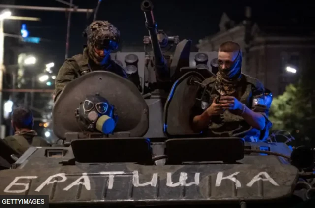 मॉस्को की ओर कूच के दौरान वागनर लड़ाके