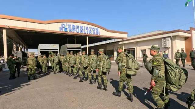Ўзбекистон ҳудудига кираётган Тожикистон ҳарбийлари