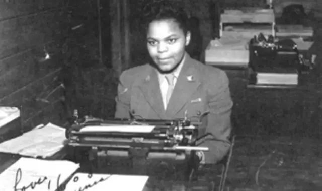 Umurage wa Sgt Virginia M Lane wazirikanwe n'umukobwa we n'umwuzukuru we muri urwo ruzinduko