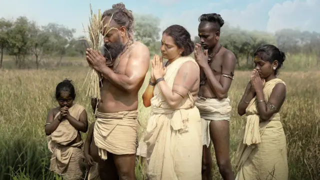 நடிகர் விக்ரம், நடிகை பார்வதி திருவோத்து